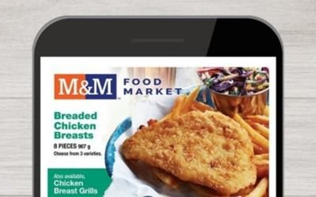 Page couverture de la circulaire des Aliments M&M vue sur un téléphone mobile